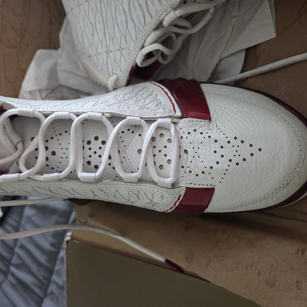 Jordan Athletic Shoes White and Red